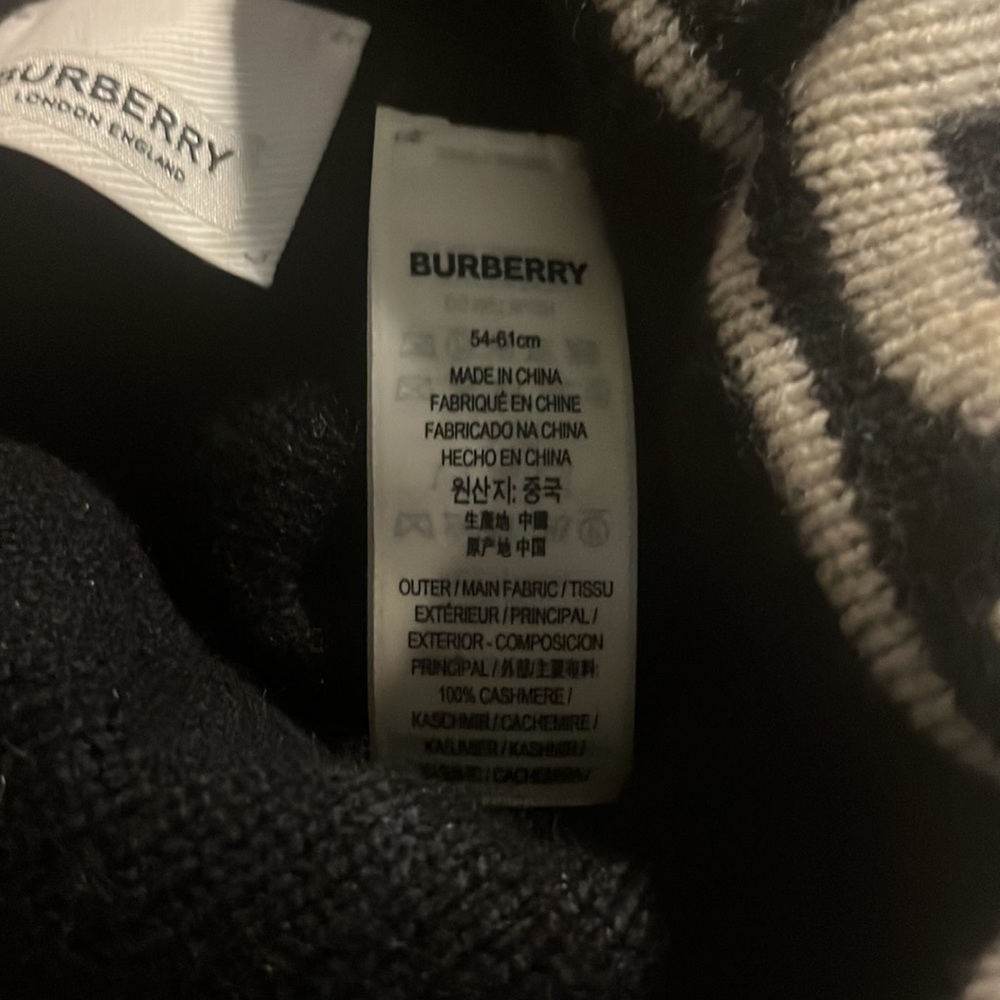 Burberry Black and White Logo Beanie - Picture 4 of 4